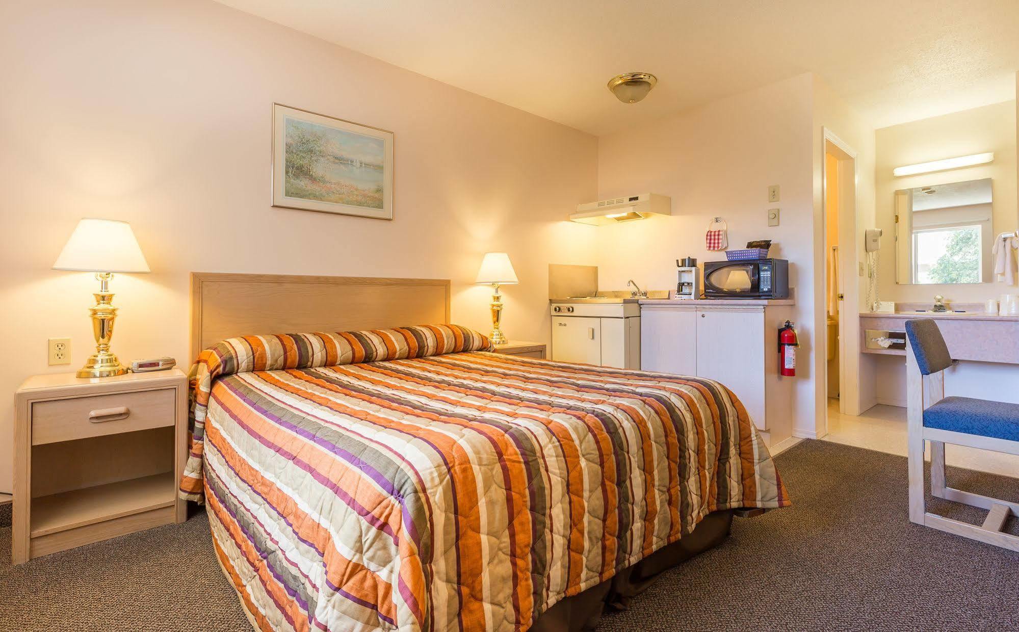Bon Voyage Inn Prince George Extérieur photo